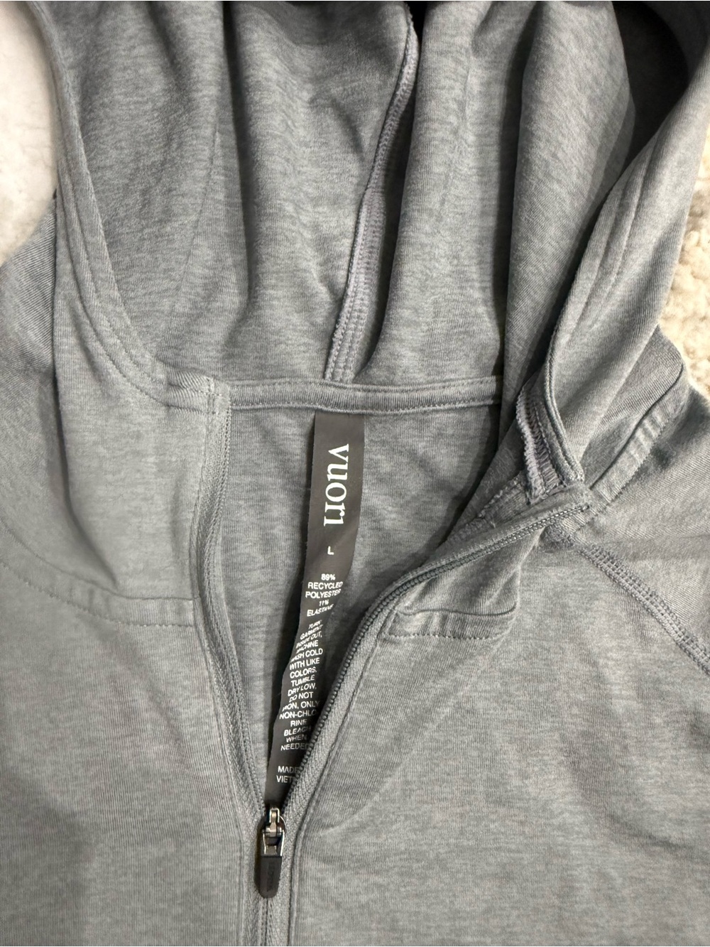 Vuori Men's Gray 1/2 Zip Pullover Hoodie w/ Kangaroo Pocket Size L